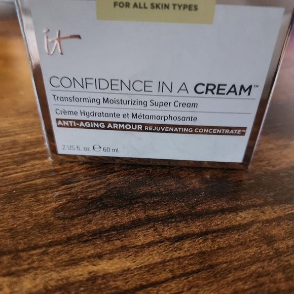 It cosmetics Confidence in a cream - Picture 3 of 4